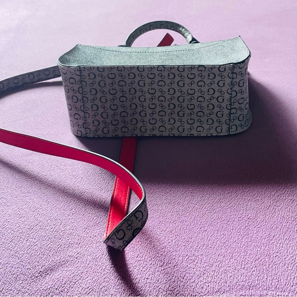 Brand New Guess Crossbody Handbag - Picture 4 of 5